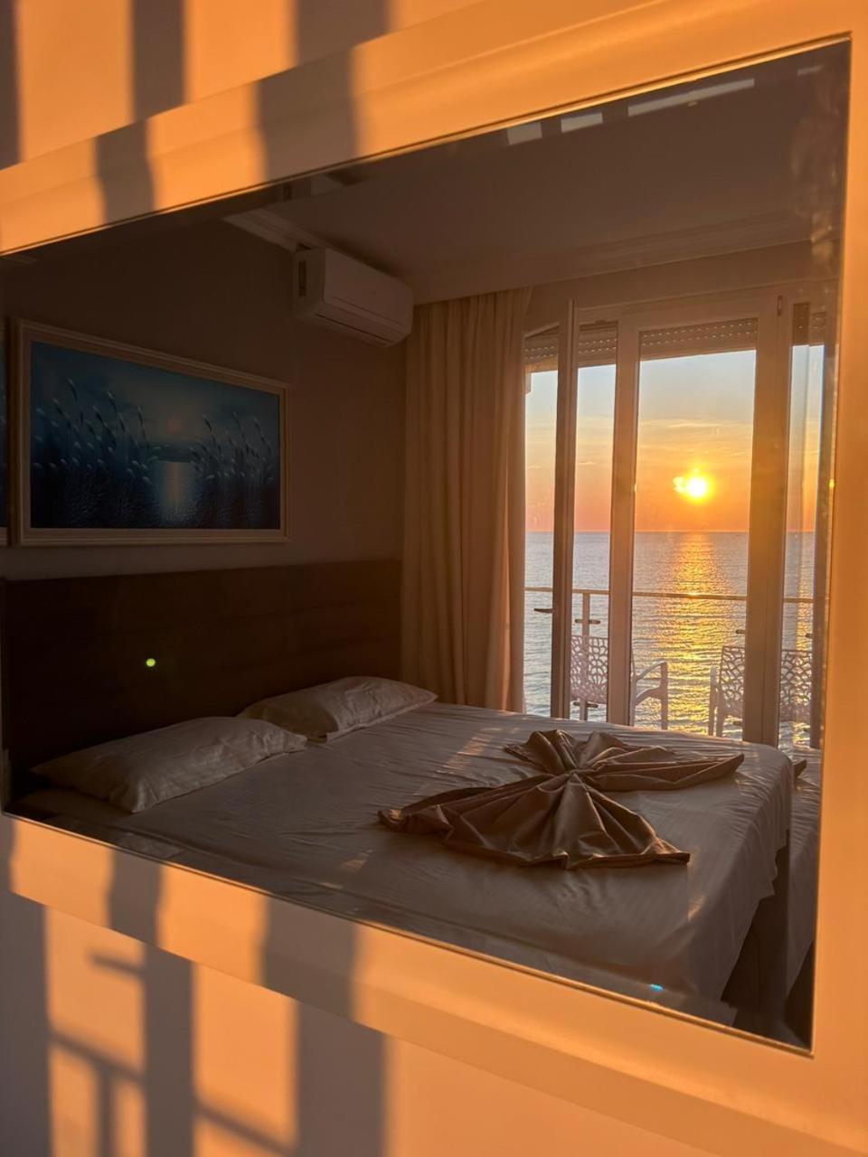 Deluxe Apartments With Balcony Shengjin Bagian luar foto