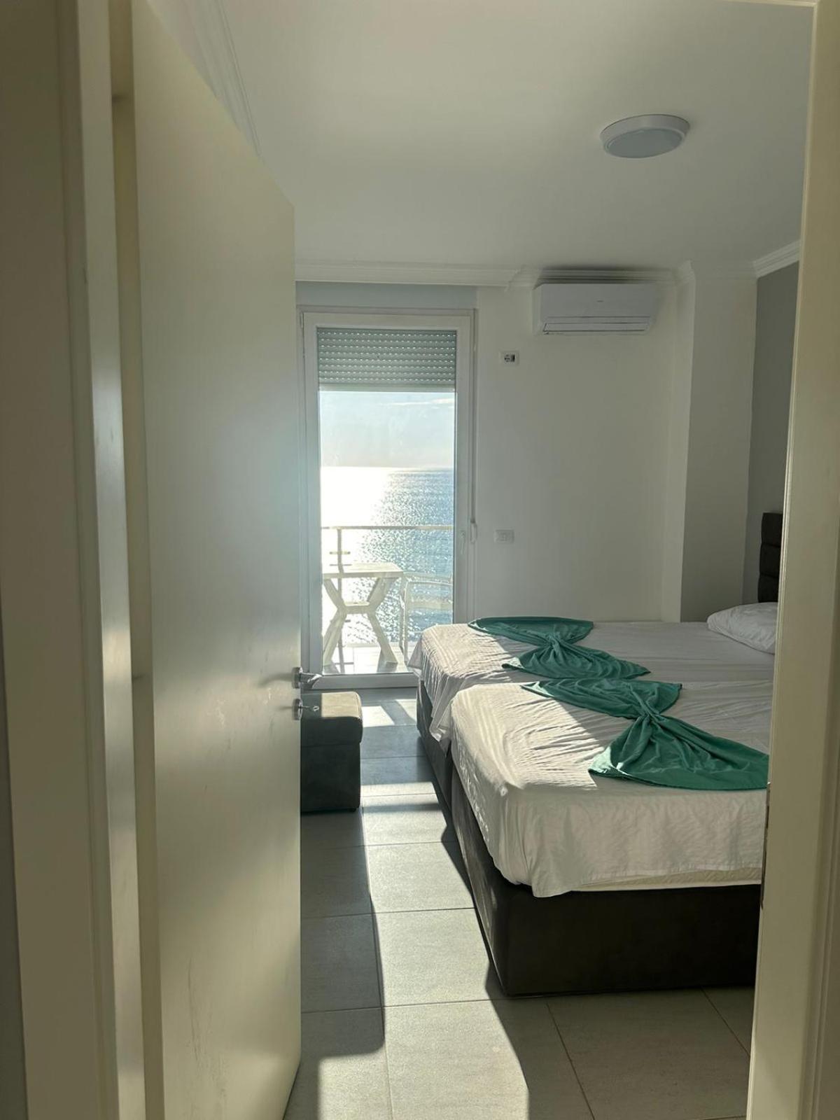 Deluxe Apartments With Balcony Shengjin Bagian luar foto