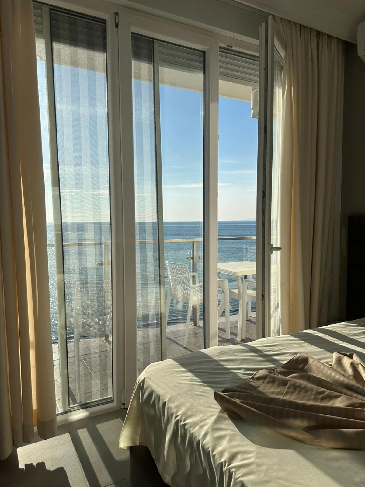 Deluxe Apartments With Balcony Shengjin Bagian luar foto