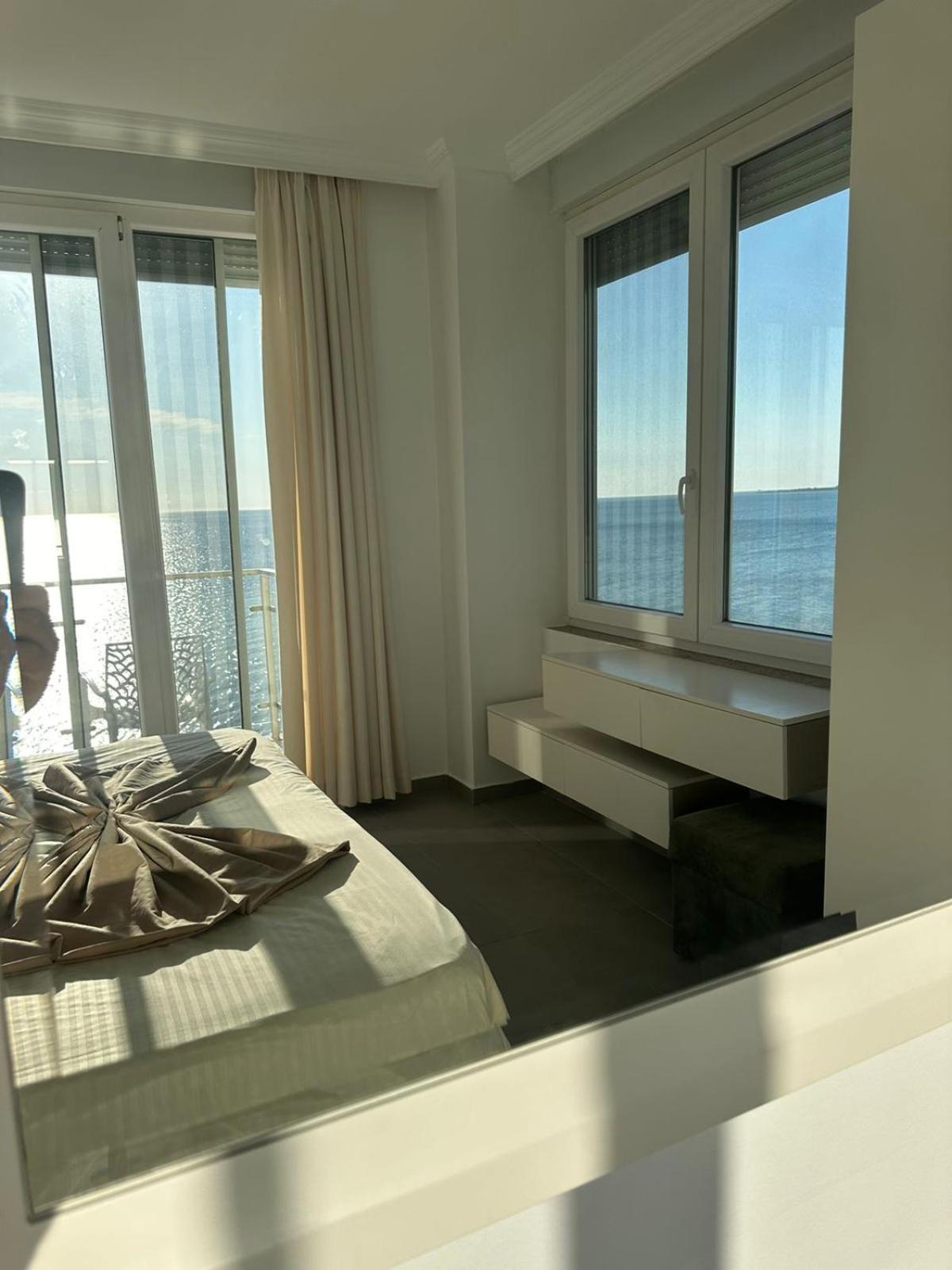 Deluxe Apartments With Balcony Shengjin Bagian luar foto