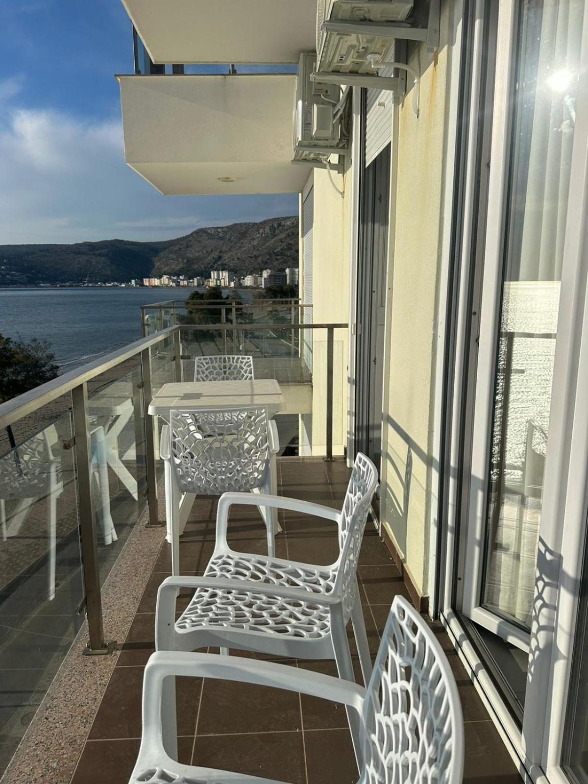 Deluxe Apartments With Balcony Shengjin Bagian luar foto