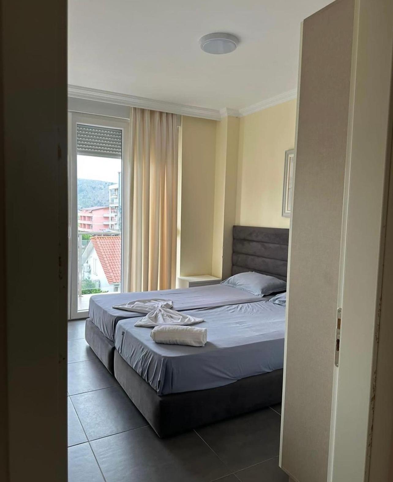 Deluxe Apartments With Balcony Shengjin Bagian luar foto