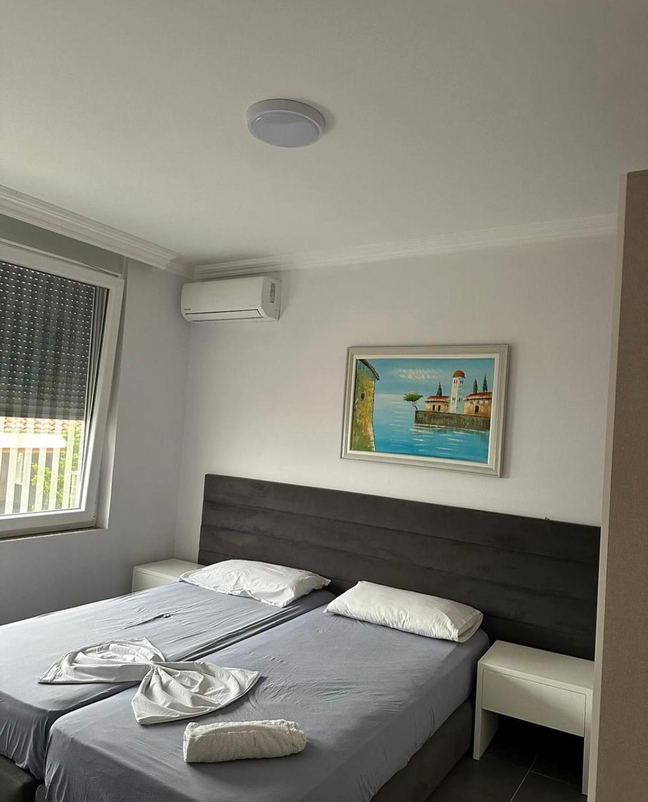 Deluxe Apartments With Balcony Shengjin Bagian luar foto