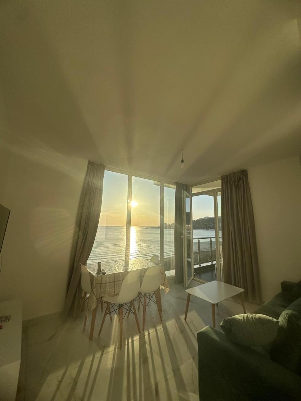 Deluxe Apartments With Balcony Shengjin Bagian luar foto